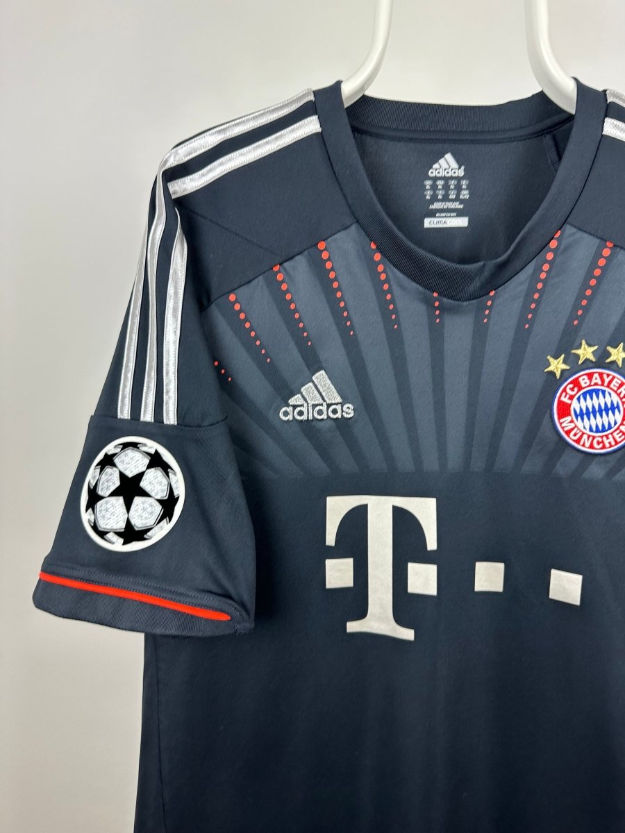 Xherdan Shaqiri - FC Bayern Munich 2012/13 Away Shirt π¨π