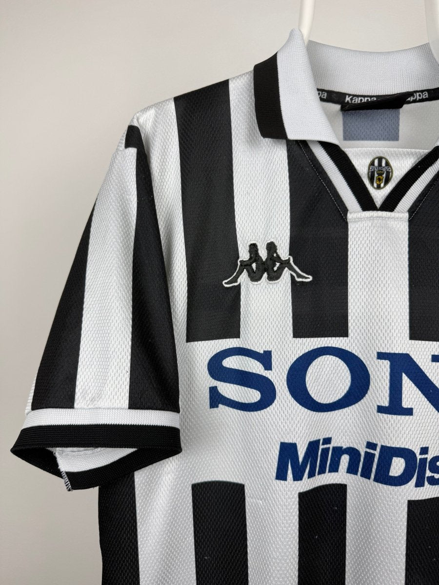 Zinedine Zidane - Juventus 1996/97 home shirt π«π·