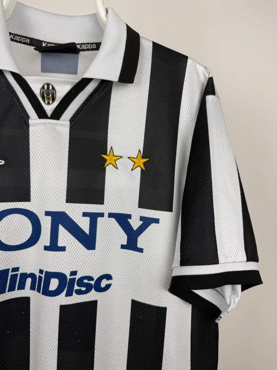Zinedine Zidane - Juventus 1996/97 home shirt π«π·