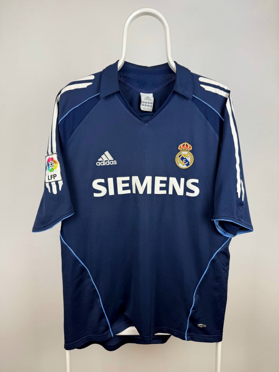 Zinedine Zidane - Real Madrid 2005/06 Away Shirt π«π·