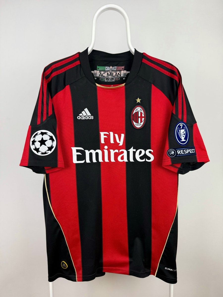 Zlatan Ibrahimovic - AC Milan 2010/11 home shirt πΈπͺ