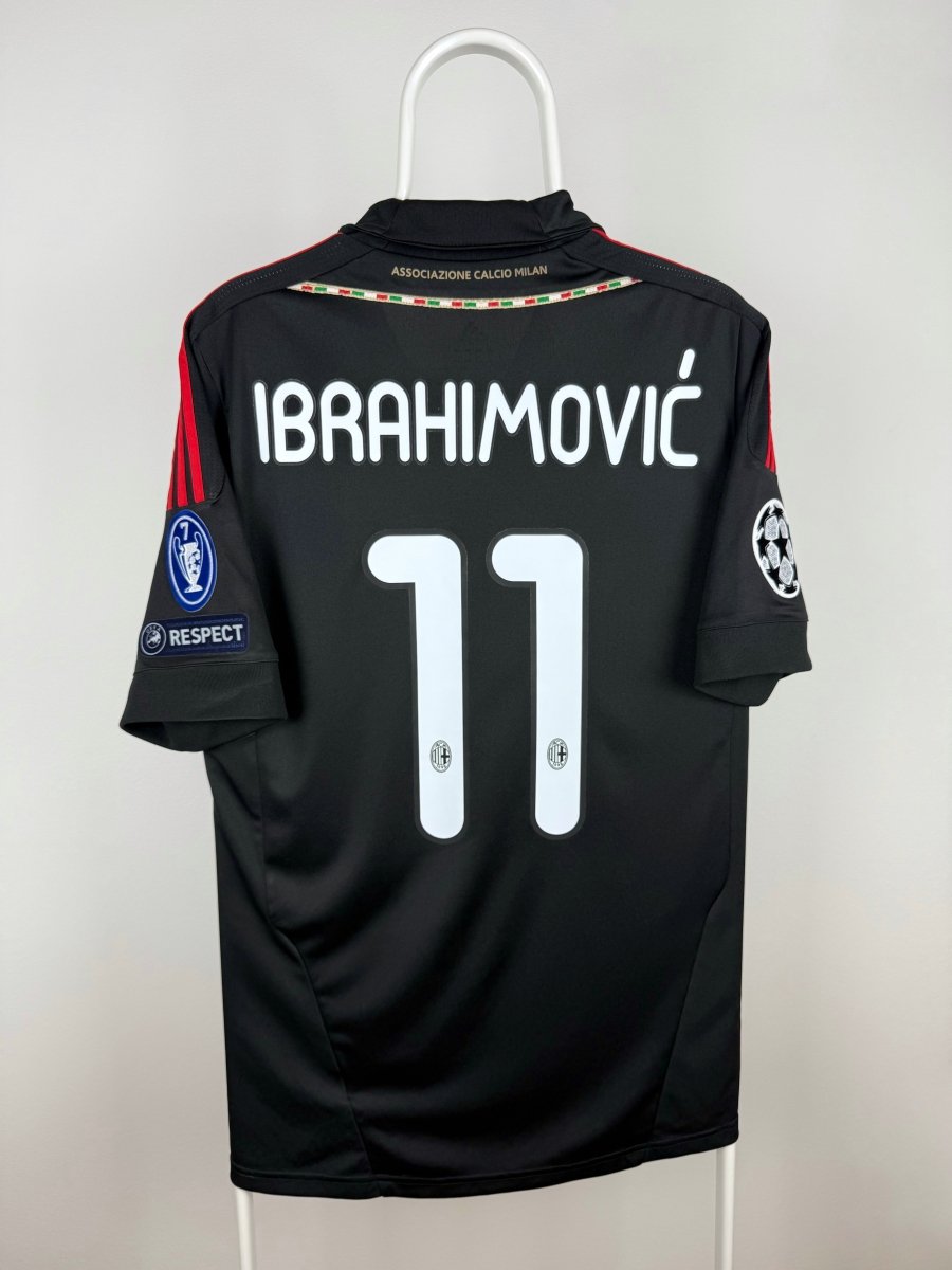 Zlatan Ibrahimovic - AC Milan 2011/12 away jersey πΈπͺ