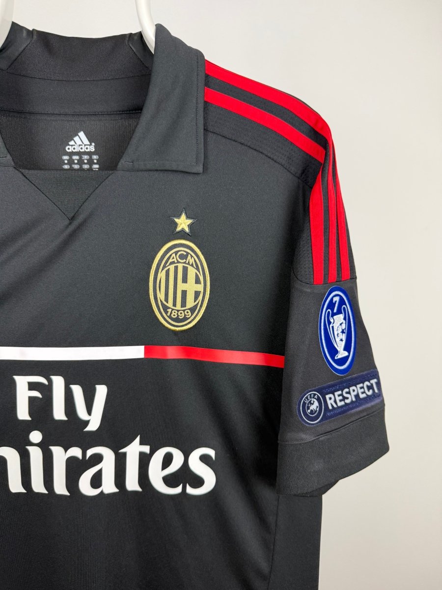 Zlatan Ibrahimovic - AC Milan 2011/12 away jersey πΈπͺ