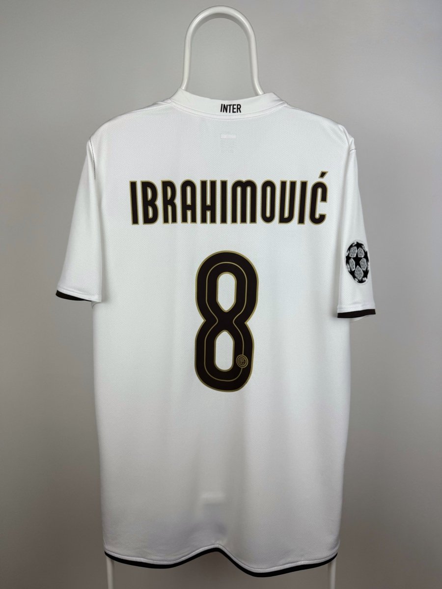 Zlatan Ibrahimovic - Inter 2008/09 away shirt πΈπͺ