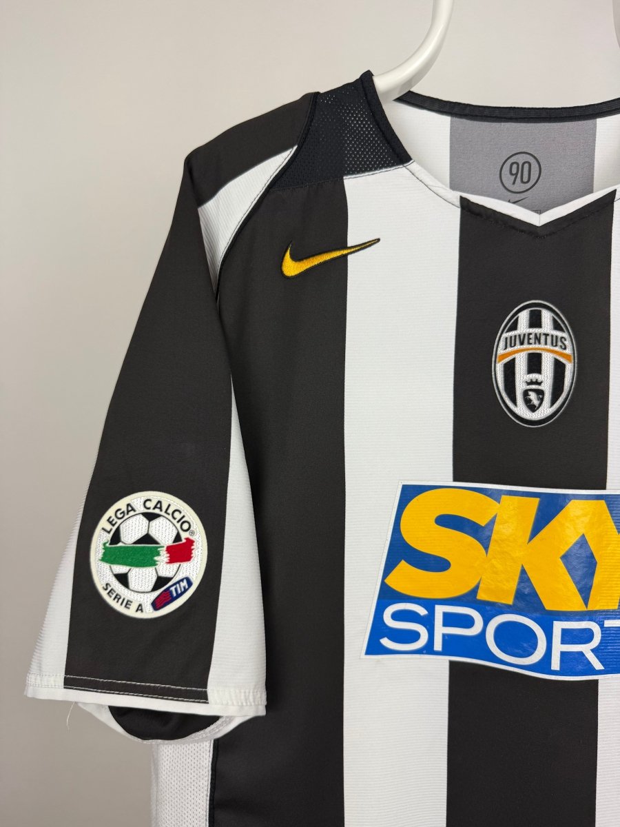 Zlatan Ibrahimovic - Juventus 2004/05 home shirt πΈπͺ
