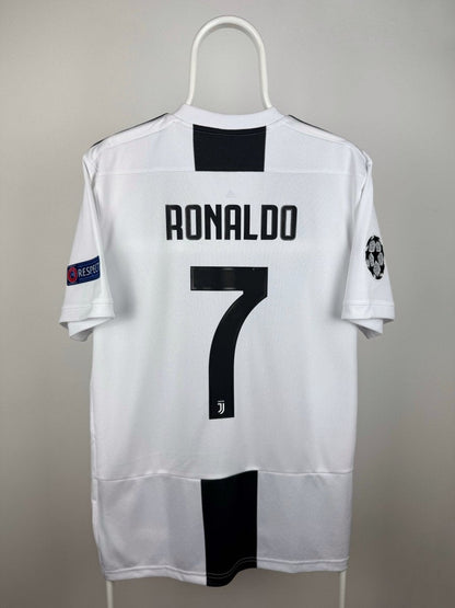 Cristiano Ronaldo - Juventus 2018/19 home shirt 🇵🇹