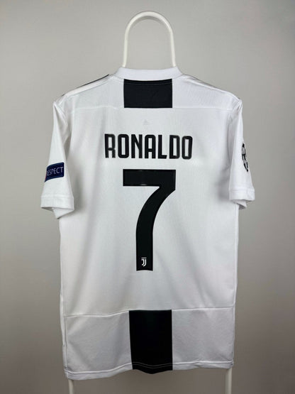 Cristiano Ronaldo - Juventus 2018/19 home shirt 🇵🇹