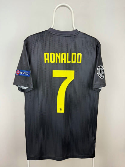 Cristiano Ronaldo - Juventus 2018/19 Away Shirt 🇵🇹