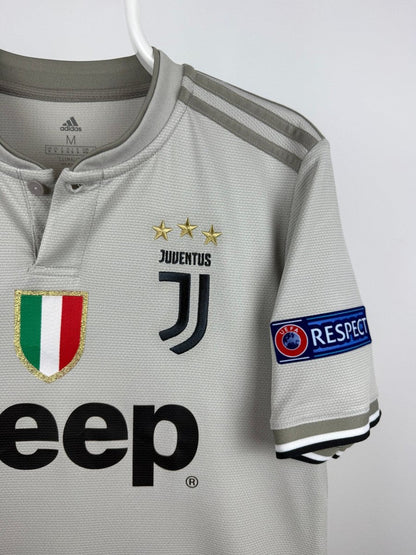 Cristiano Ronaldo - Juventus 2018/19 away shirt 🇵🇹