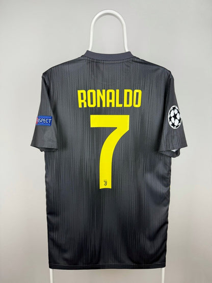 Cristiano Ronaldo - Juventus 2018/19 away shirt 🇵🇹