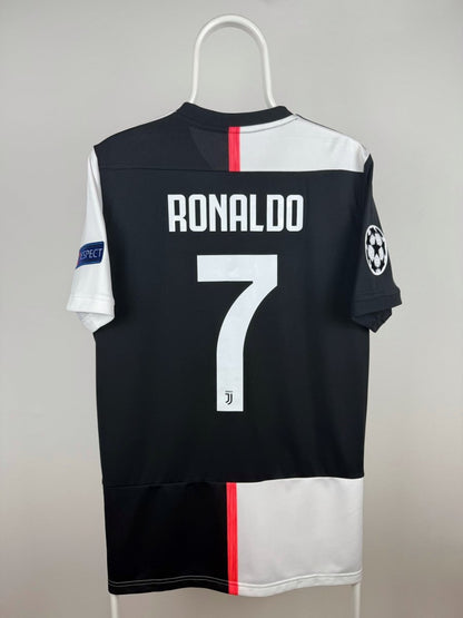 Cristiano Ronaldo - Juventus 2019/20 home jersey 🇵🇹