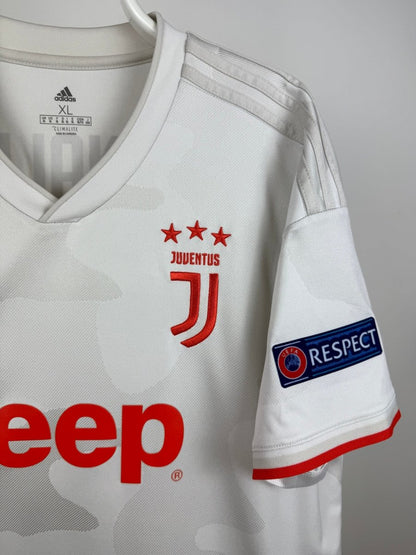 Cristiano Ronaldo - Juventus 2019/20 away shirt 🇵🇹