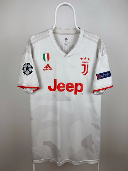 Cristiano Ronaldo - Juventus 2019/20 away shirt 🇵🇹