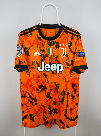 Cristiano Ronaldo - Juventus 2020/21 away shirt 🇵🇹