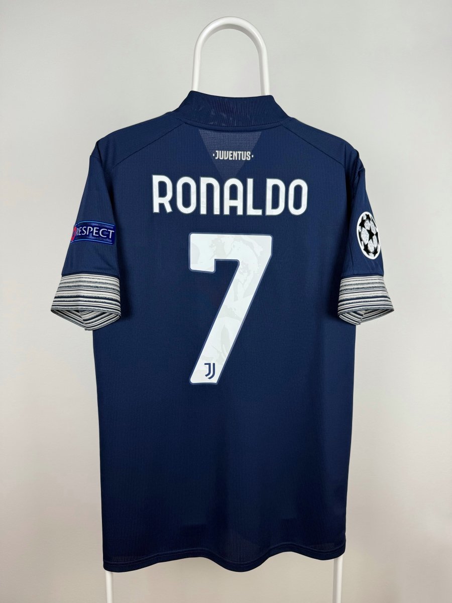 Cristiano Ronaldo - Juventus 2020/21 away shirt 🇵🇹