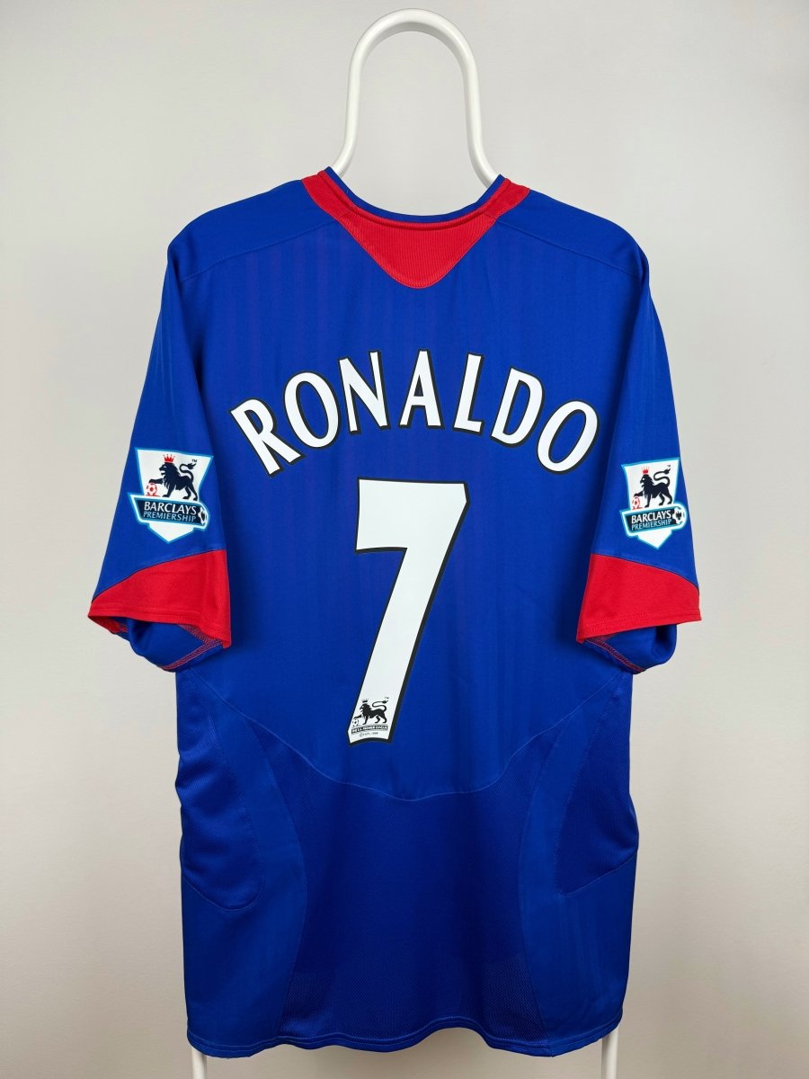 Cristiano Ronaldo - Manchester United 2005/06 away shirt 🇵🇹
