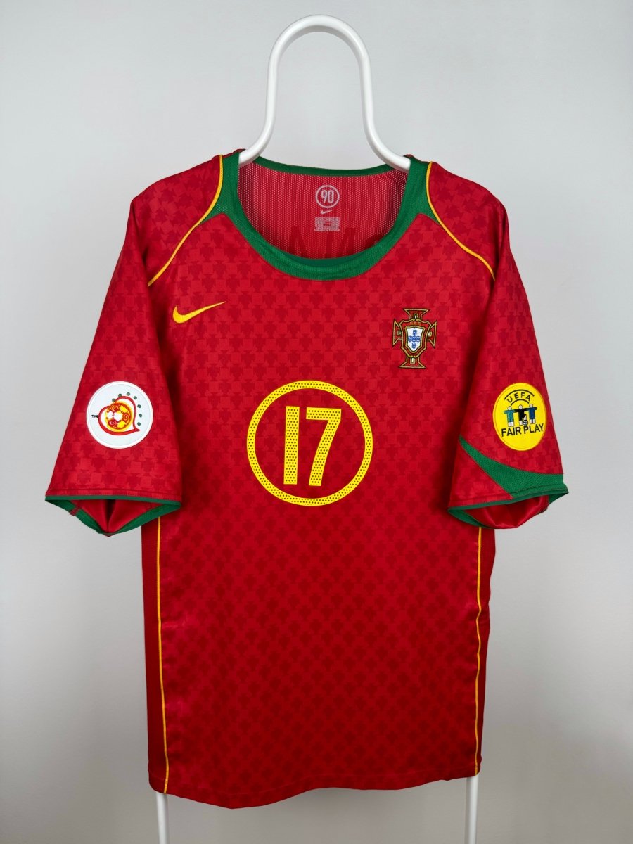Cristiano Ronaldo - Portugal 2004 home jersey 🇵🇹