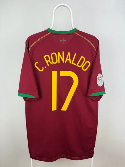 Cristiano Ronaldo - Portugal 2006 home jersey 🇵🇹