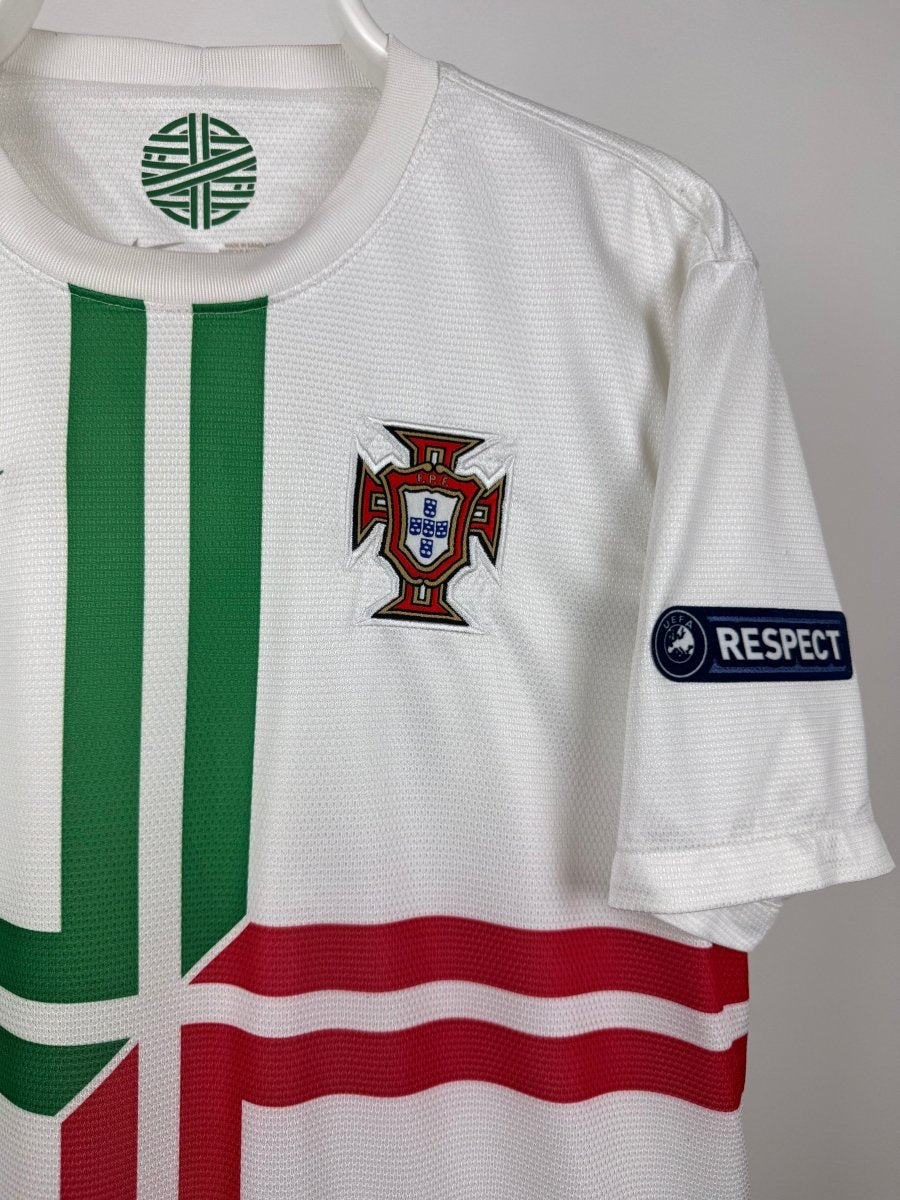 Cristiano Ronaldo - Portugal 2012 away shirt 🇵🇹