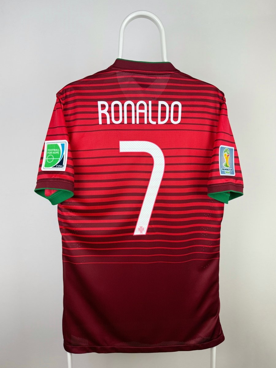 Cristiano Ronaldo - Portugal 2014 home shirt VAPOR 🇵🇹