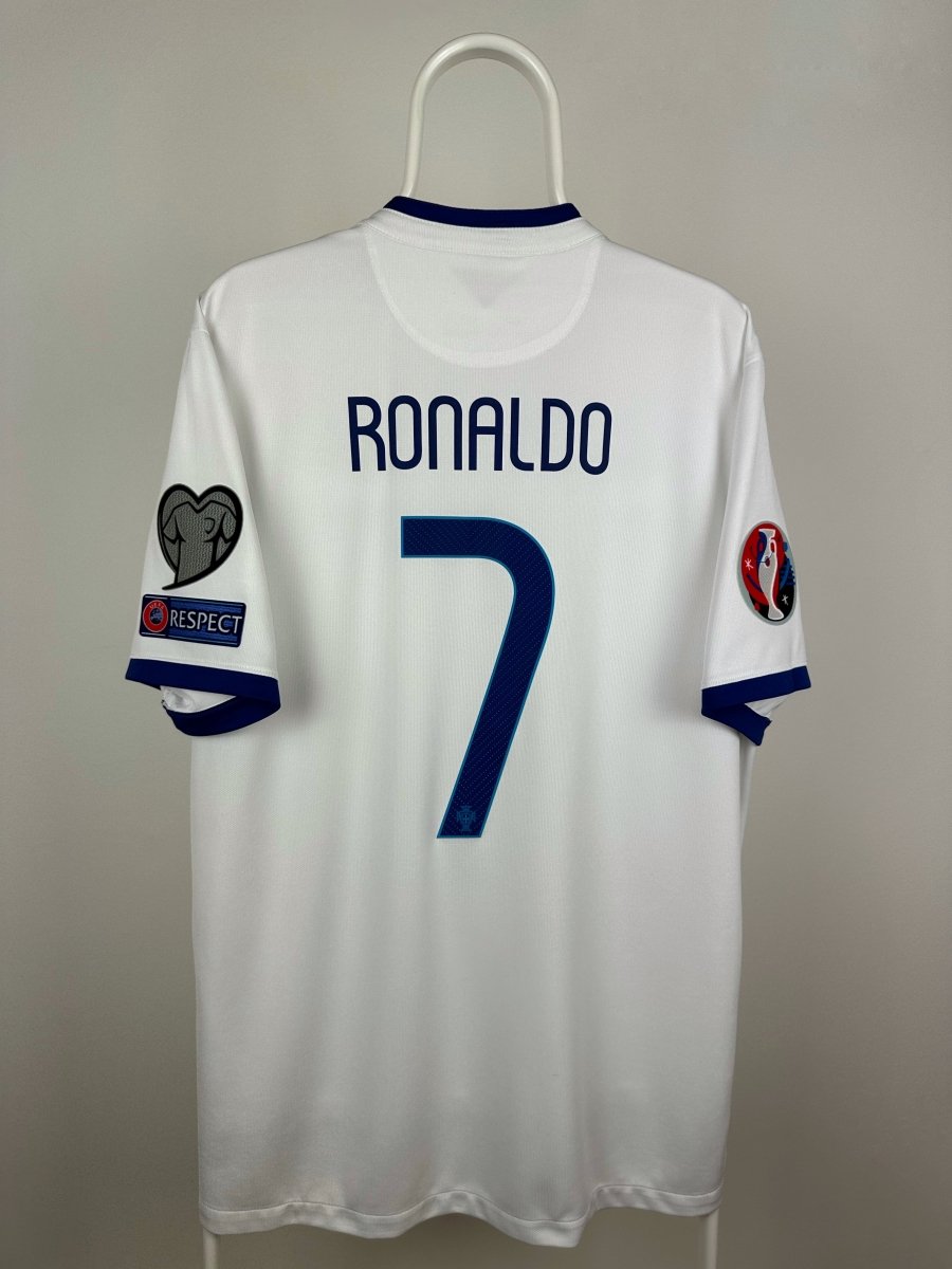 Cristiano Ronaldo - Portugal 2014 away shirt 🇵🇹