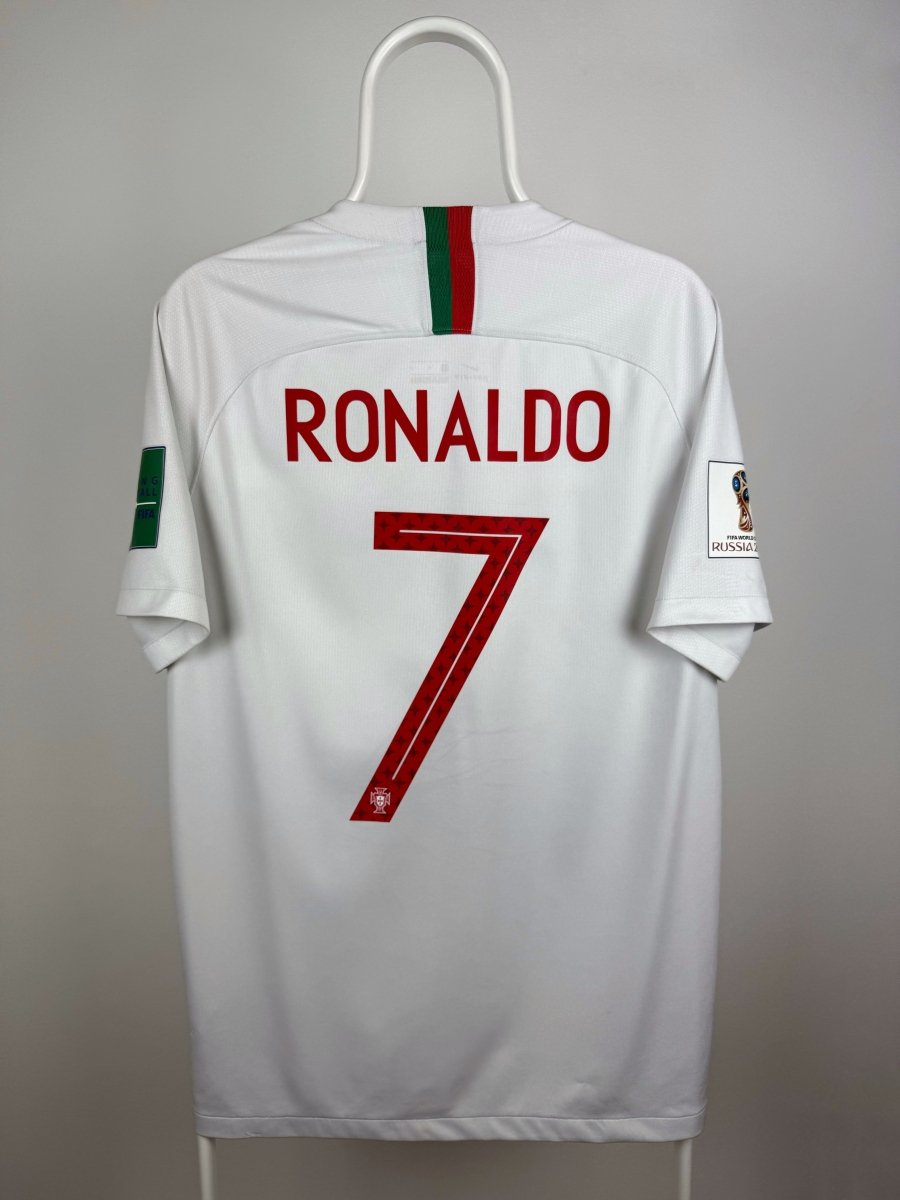 Cristiano Ronaldo - Portugal 2018 away shirt 🇵🇹