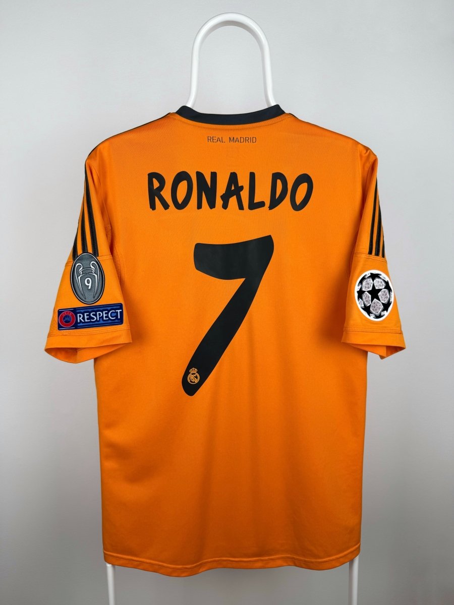 Cristiano Ronaldo - Real Madrid 2013/14 Away Shirt 🇵🇹