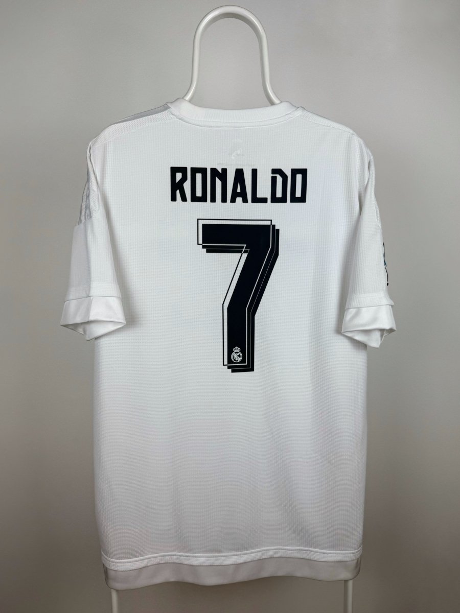 Cristiano Ronaldo - Real Madrid 2015/16 home shirt 🇵🇹