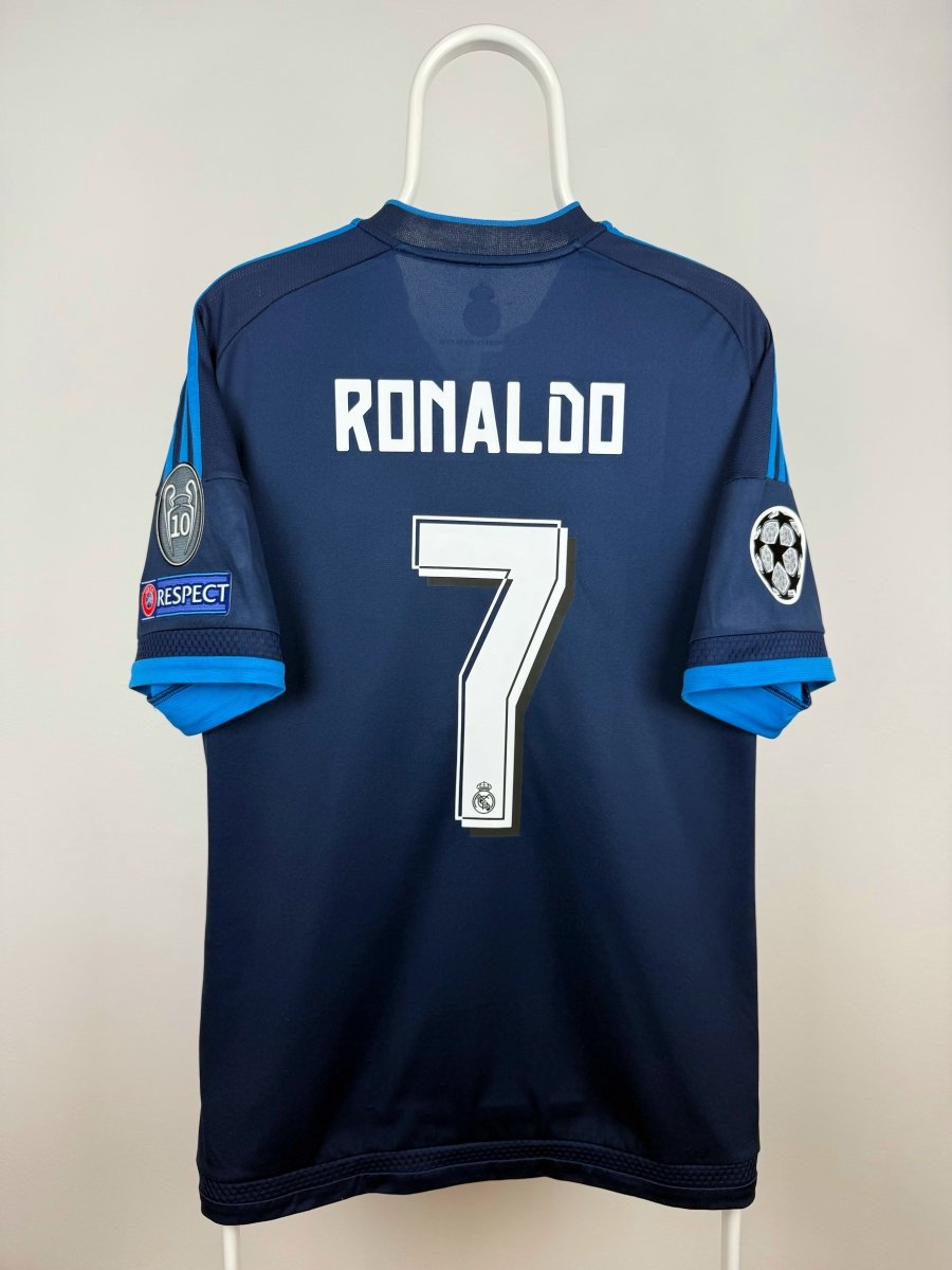 Cristiano Ronaldo - Real Madrid 2015/16 away shirt 🇵🇹