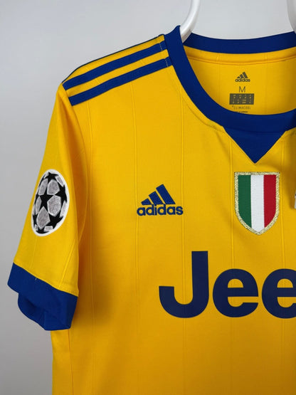 Giorgio Chiellini - Juventus 2017/18 away shirt 🇮🇹