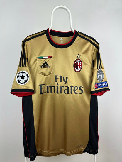 Kaka - AC Milan 2013/14 away shirt 🇧🇷