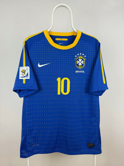 Kaka - Brazil 2010 away jersey 🇧🇷