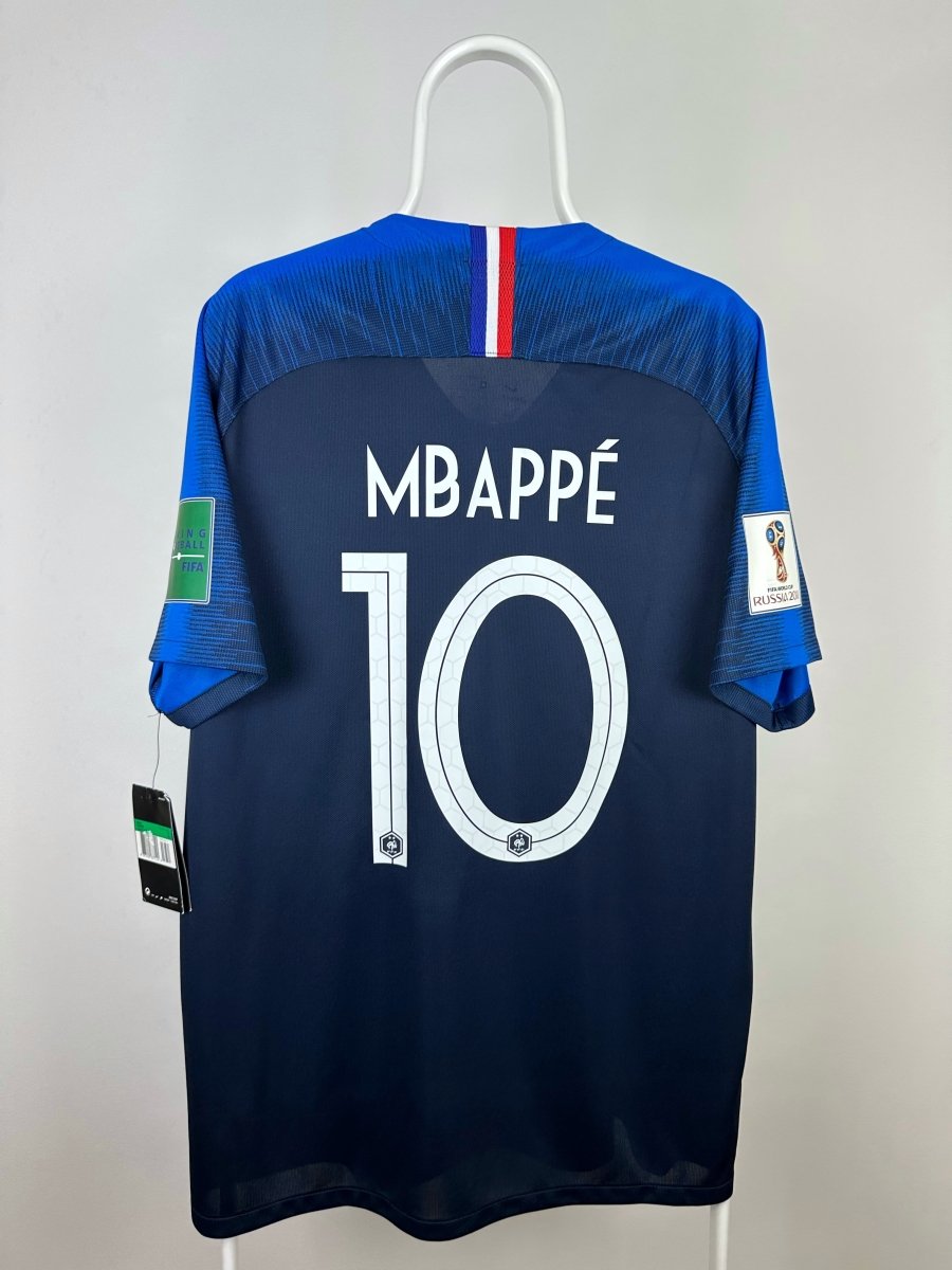 Kylian Mbappe - France 2018 home shirt 🇫🇷