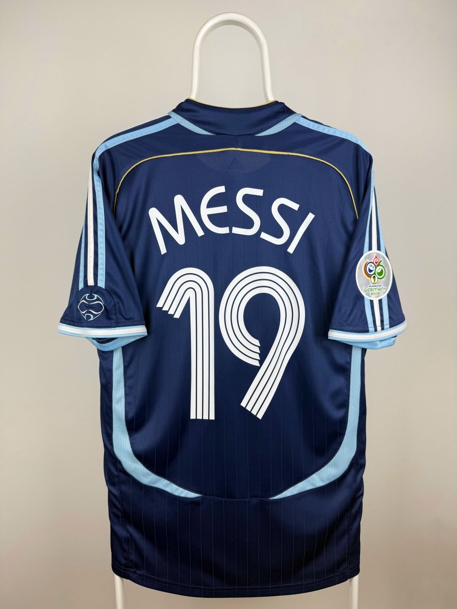 Lionel Messi - Argentina 2006 away shirt 🇦🇷