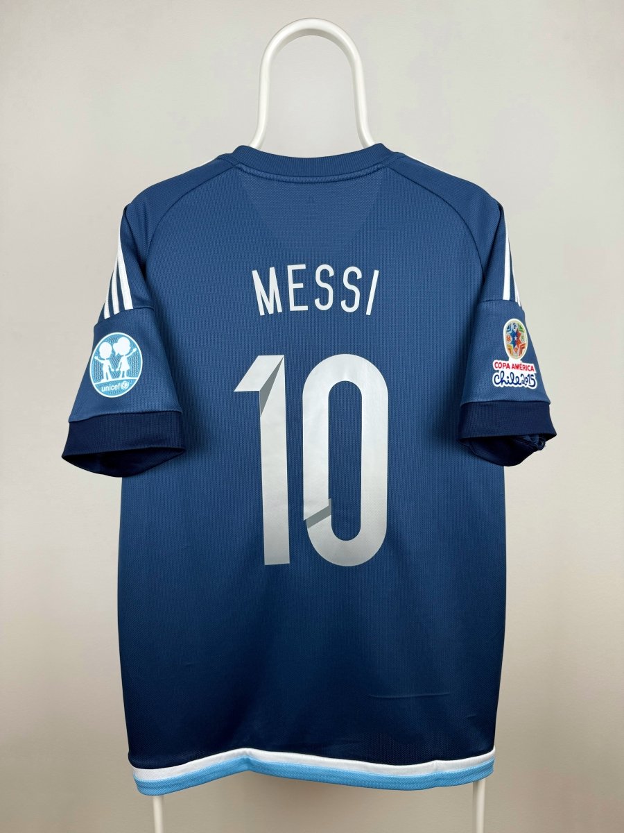 Lionel Messi - Argentina 2015 away shirt 🇦🇷