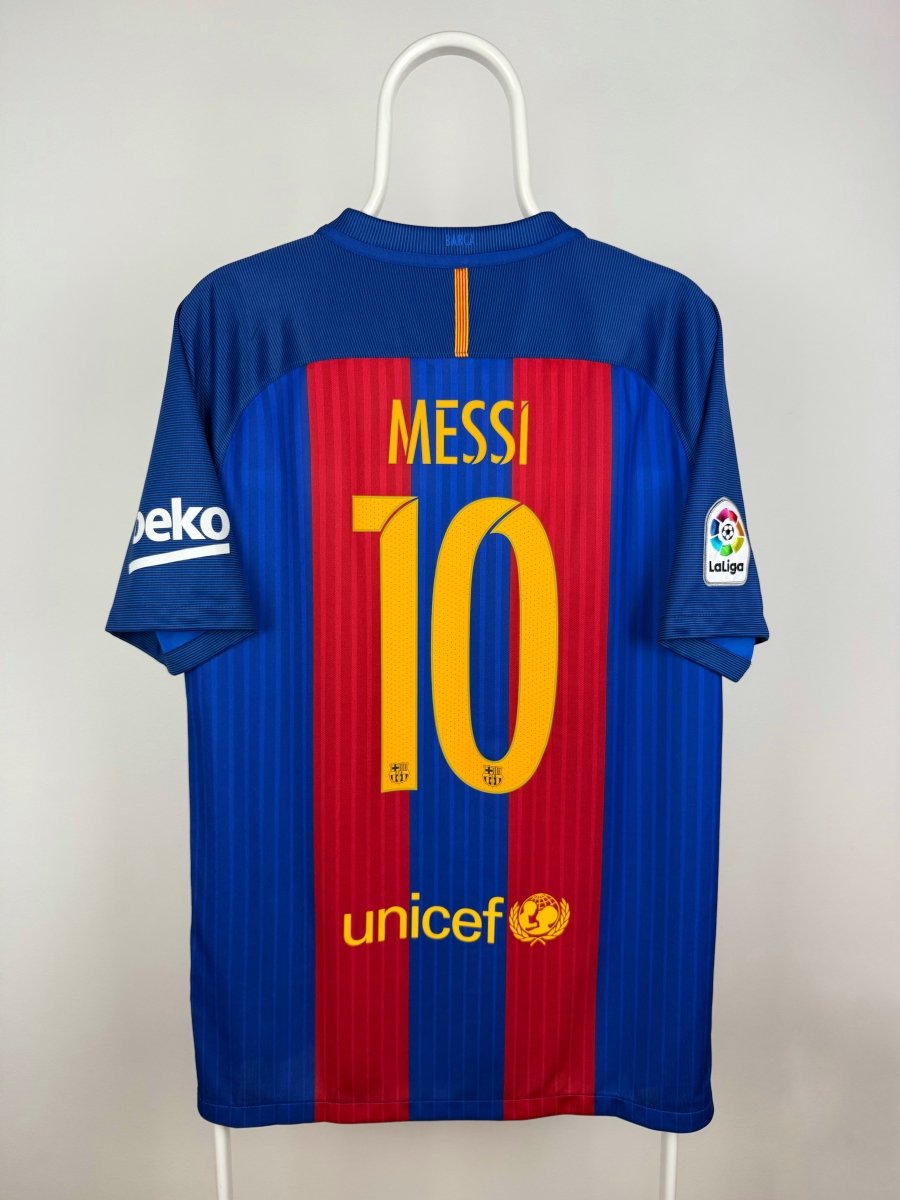 Lionel Messi - FC Barcelona 2016/17 home shirt 🇦🇷