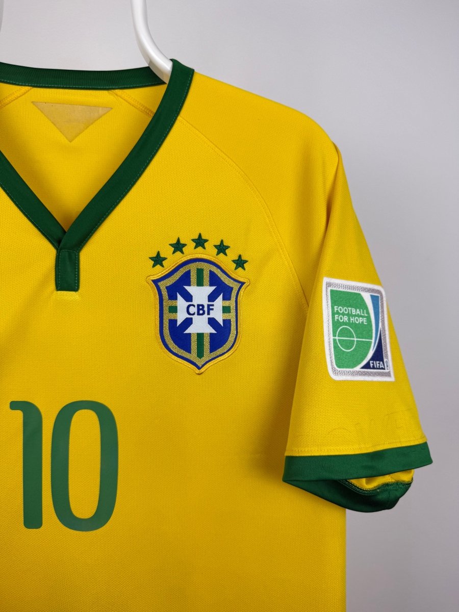 Neymar Jr. - Brazil 2014 home shirt 🇧🇷