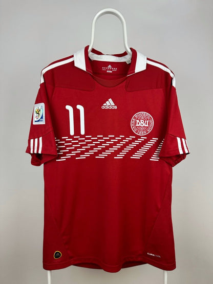 Nicklas Bendtner - Denmark 2010 home shirt 🇩🇰