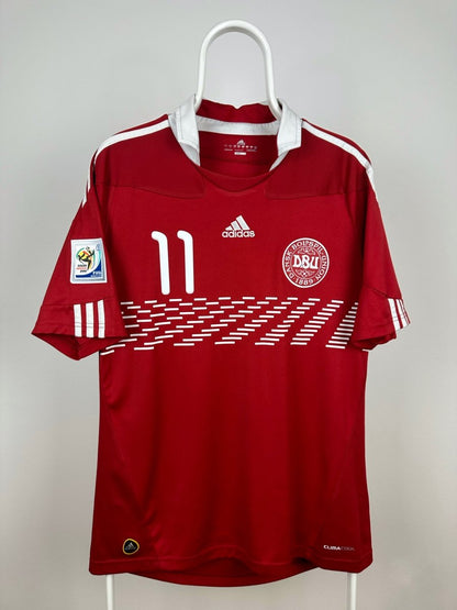 Nicklas Bendtner - Denmark 2010 home shirt 🇩🇰