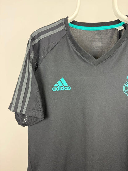 Real Madrid 2017/18 away training shirt 🇪🇸
