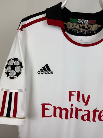 Ronaldinho - AC Milan 2010/11 away shirt 🇧🇷