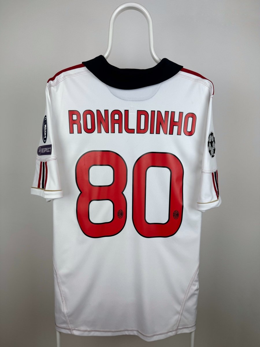 Ronaldinho - AC Milan 2010/11 away shirt 🇧🇷
