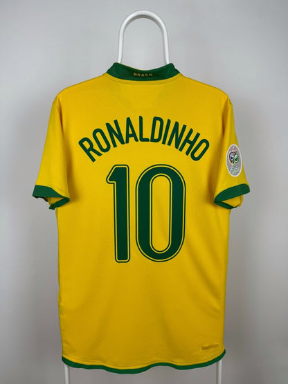 Ronaldinho - Brazil 2006 home shirt 🇧🇷