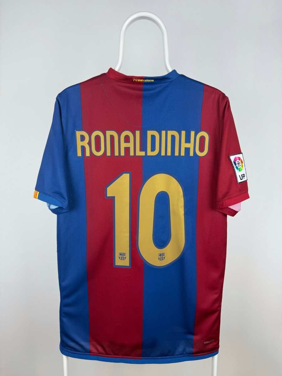 Ronaldinho - FC Barcelona 2006/07 home shirt 🇧🇷