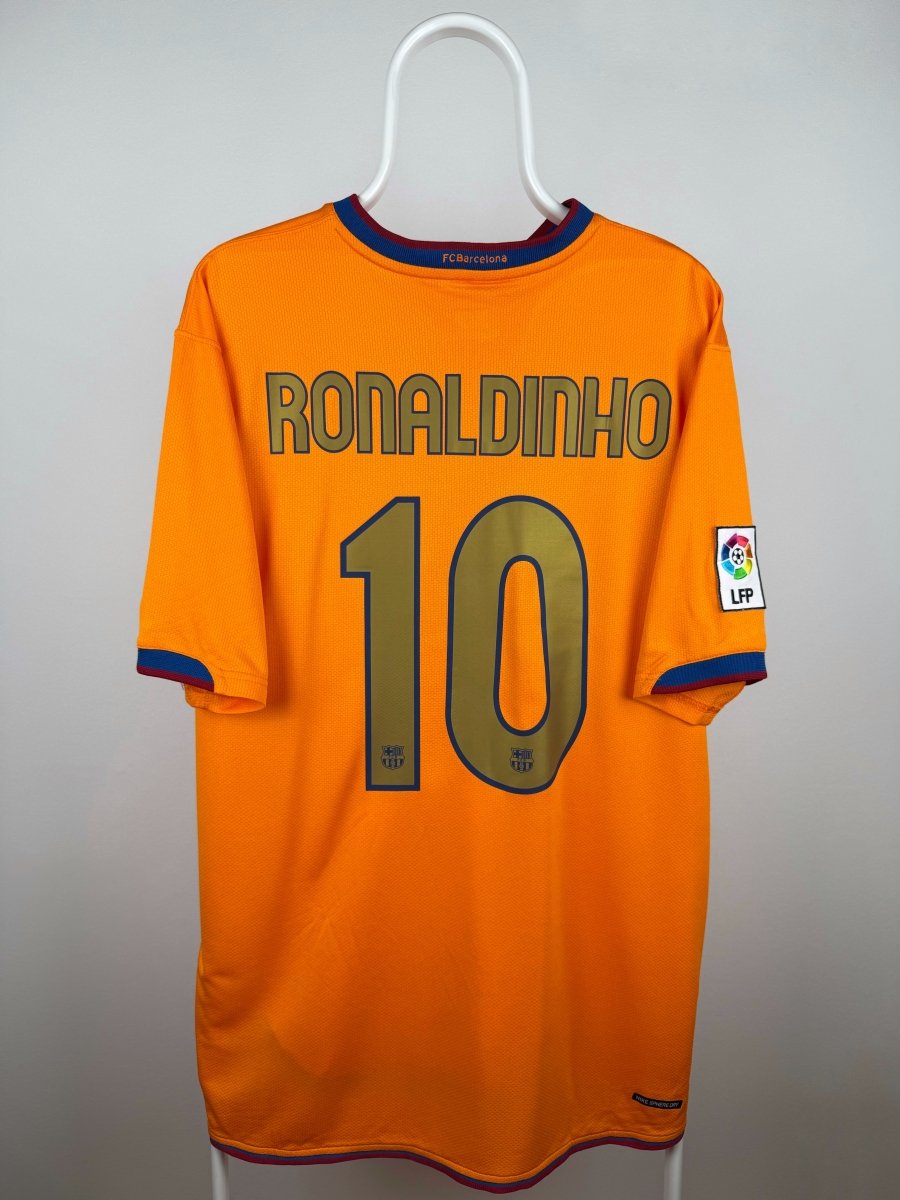 Ronaldinho - FC Barcelona 2006/08 away shirt 🇧🇷