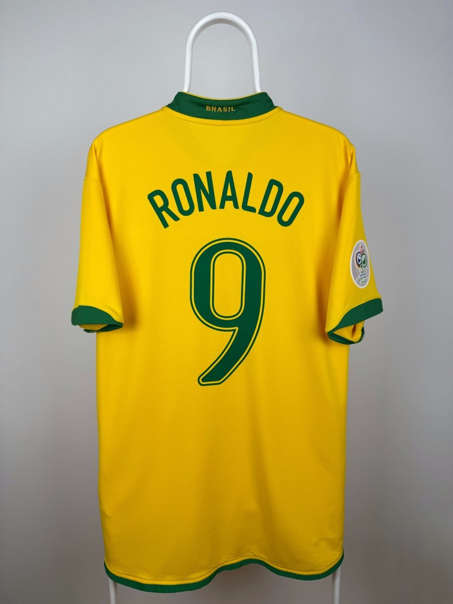 Ronaldo Nazario - Brazil 2006 home shirt 🇧🇷