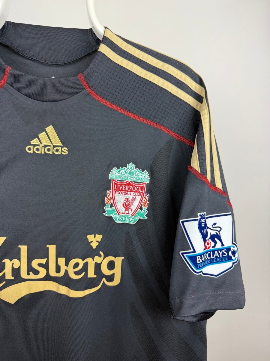 Steven Gerrard - Liverpool 2009/10 away shirt 🏴󠁧󠁢󠁥󠁮󠁧󠁿