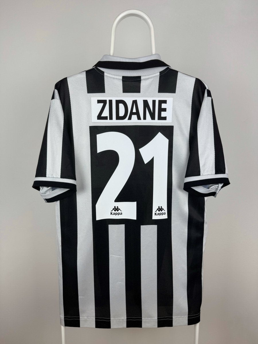 Zinedine Zidane - Juventus 1996/97 home shirt 🇫🇷